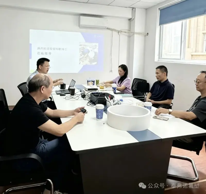 Dr. Zhong Mo, ehemaliger Geschäftsführer von Bosch Rexroth China, besucht Taifno